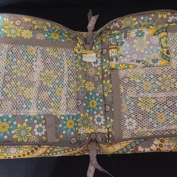 Vera Bradley travel toiletries/make up organizer bag. - Picture 5 of 8